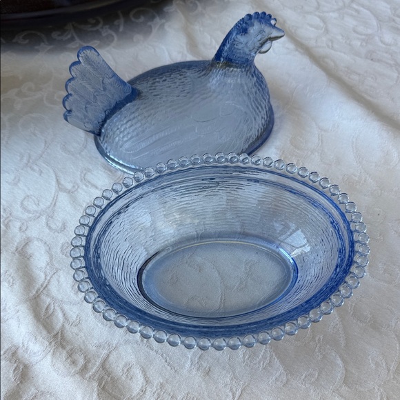 Indiana Glass Blue Hen on Nest Covered Dish with lid - Picture 13 of 13
